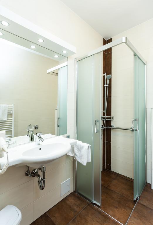 Gaestehaus Ferk - Fruehstueckspension, Bed & Breakfast Bad Radkersburg Rom bilde