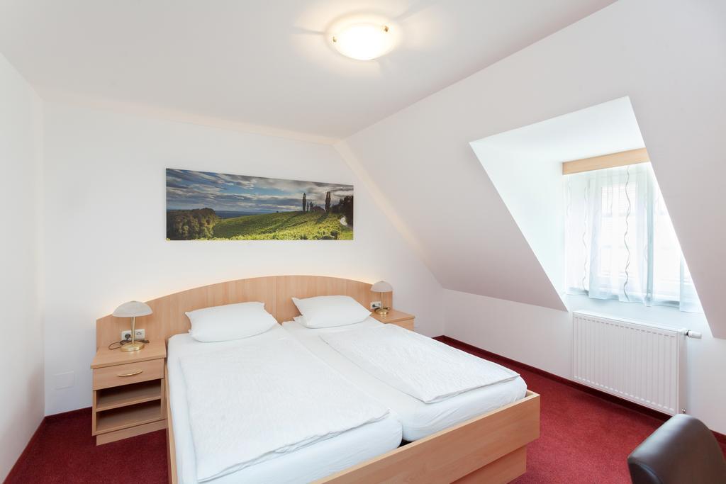 Gaestehaus Ferk - Fruehstueckspension, Bed & Breakfast Bad Radkersburg Rom bilde
